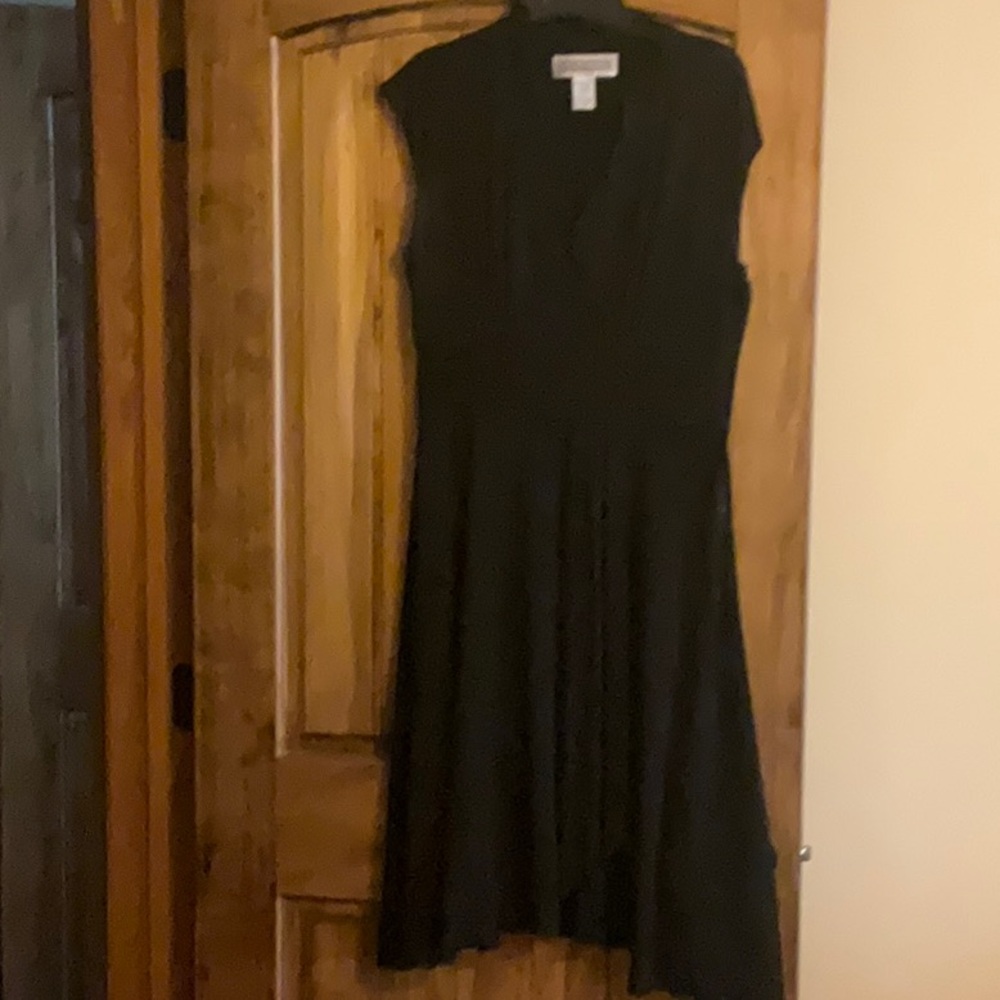Jessica Howard Black Sleeveless Knee-Length Dress